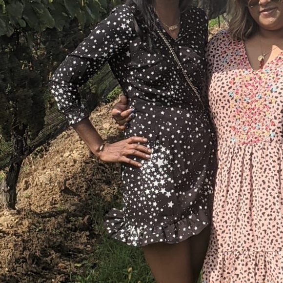 Super Mini Star Print Boohoo Wrap Dress - Picture 2 of 4